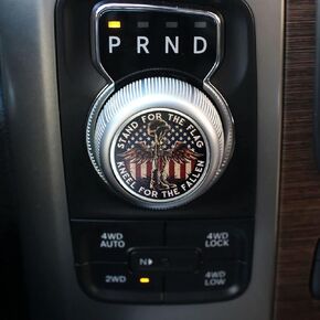 غطاء مقبض مفتاح ناقل الحركة من الألومنيوم لوحة تقليم ناقل الحركة لدودج رام 1500/2500 حامل متقاطع لساحة المعركة لركوع العلم للوطنيين الذين سقطوا in Kuwait