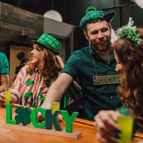 NIKKY HOME St.Patrick's Day Sign Rustic St Patrick's Day Decor Lucky Table Decor with Wooden Base Freestanding Wooden Shamrocks Signs for Home Party Tabletop Centerpiece Mantel Shelf Fireplace in Saudi Arabia