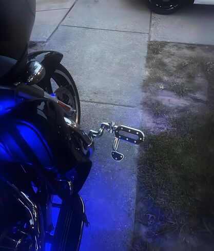 Highway Foot Pegs with Flip-out Heel Rests For 1.25" Engine Guard Motorcycle Footpegs Fit for Harley Touring Road King Glide Softail Dyna Sportster Breakout Deluxe Fat Bob CVO (Chrome) in Saudi Arabia