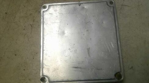 وحدة التحكم في المحرك ECM 86-87 متوافقة مع Toyota Pickup 4 Runner 89661-35070 8966135070 in Saudi Arabia