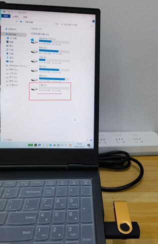 محرك فلاش USB محرك أقراص USB لأجهزة الكمبيوتر المحمول / الكمبيوتر / التلفزيون / الكمبيوتر الشخصي ذهبي in Kuwait