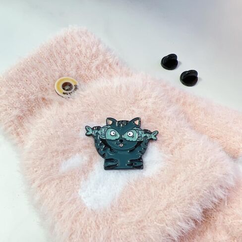 Cat with Fish Eyes Enamel Pin – Funny Cartoon Kitty with Silly Expression, Quirky Lapel Accessory for Animal Lovers and Collectors in Saudi Arabia