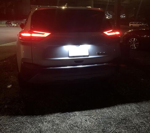 مجموعة إضاءة لوحة ترخيص LED كاملة 3 وات من iJDMTOY OEM-Fit متوافقة مع سيارات Hyundai Santa Fe SUV 2013-2018، مدعومة بثنائيات LED بيضاء زينون 18 قطعة in Saudi Arabia