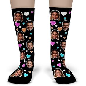 جوارب Bleu Reign المخصصة للزوجين - جوارب وجه مخصصة بقلوب ملونة - هدية رومانسية لعيد الحب، أو الذكرى السنوية، أو الزفاف in Kuwait