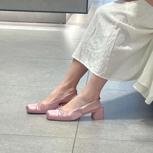 كعب باليه من الساتان للنساء بكعب Slingback ومقدمة مربعة وكعب مكتنز وكعب راقصة الباليه مع حزام Maryjane لحفلات الزفاف المسطحة للعروس أحذية الحفلات الأنيقة in Kuwait