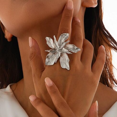 Statement Large Chunky Gold Flower Rings for Women, Unique Punk Big Thick Silver Pleated Floral Knuckle Ring Exaggerated Beach Prom Party Jewelry Gift in Saudi Arabia