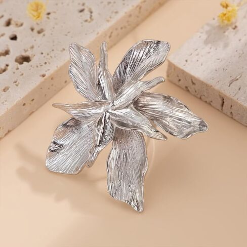 Statement Large Chunky Gold Flower Rings for Women, Unique Punk Big Thick Silver Pleated Floral Knuckle Ring Exaggerated Beach Prom Party Jewelry Gift in Saudi Arabia