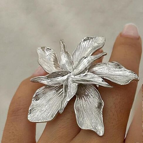 Statement Large Chunky Gold Flower Rings for Women, Unique Punk Big Thick Silver Pleated Floral Knuckle Ring Exaggerated Beach Prom Party Jewelry Gift in Saudi Arabia