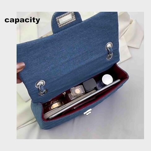 حقائب كروس مبطنة من الدينيم للنساء، محفظة كلاسيكية متوسطة الحجم، حقائب كتف من الدينيم بحزام على شكل سلسلة in Kuwait