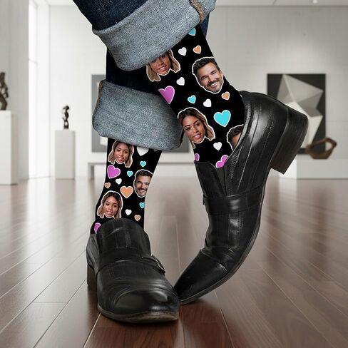 جوارب Bleu Reign المخصصة للزوجين - جوارب وجه مخصصة بقلوب ملونة - هدية رومانسية لعيد الحب، أو الذكرى السنوية، أو الزفاف in Kuwait