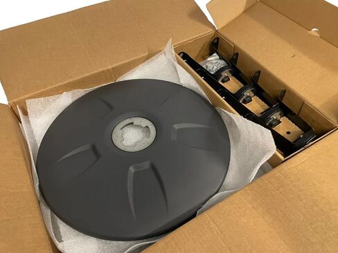 طقم أغطية عجلات متين وسريع التحرير (مجموعة من 4) - أغطية عجلات هوائية موفرة للوقود للجرار - تناسب عجلات مقاس 22.5 بوصة - رمادي in Kuwait