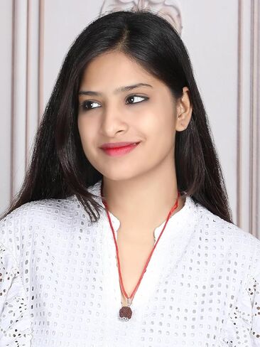 قلادة قلادة من Arihant Gems & Jewels® معتمدة من 4 قلادة Mukhi نيبالية Rudraksha من الفضة الإسترلينية عيار 925، مدلاة خرز Rudraksha أصلية بأربعة وجوه للتأمل، مجوهرات روحية للرجال والنساء in Kuwait