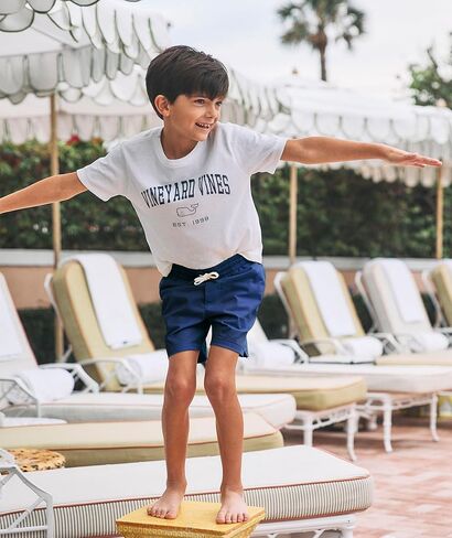 تي شيرت Vineyard Vines للأولاد بأكمام قصيرة in Saudi Arabia