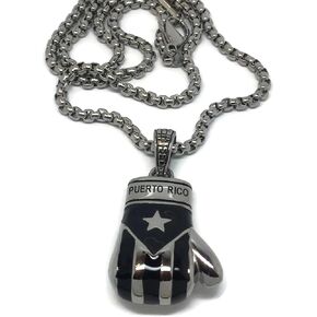 مجموعة قلادة وسلسلة من قفازات الملاكمة البورتوريكية الكبيرة من Papiichulo (أسود وفضي) in Kuwait