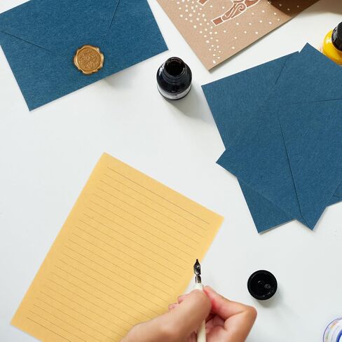 مجموعة قرطاسية مع مظاريف مقاس 5 × 7، مظاريف ذاتية الغلق مقاس A7 مخملية الملمس لدعوات الزفاف ورسائل الحب، تتضمن 120 جرامًا من ورق الحروف اللؤلؤية وملصقات ذهبية، باللون الأبيض العاجي ﻿ in Kuwait