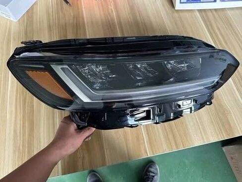 مصباح أمامي LED أسود لهوندا HR-V 2023-2025 LED DRL كشافات للراكب الأيمن 331003W0A02 33100-3W0-A02 in Kuwait