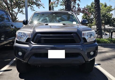 شريط إضاءة iJDMTOY 57-LED شديد السطوع وصلب للغاية ونحيف للغاية، متوافق مع Toyota 2012-2015 Tacoma، 2010-2020 4Runner مع مغرفة غطاء محرك السيارة OEM in Saudi Arabia