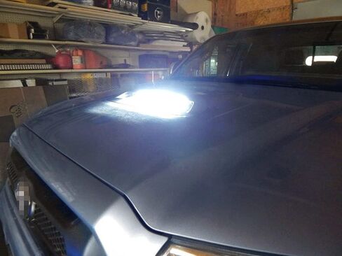 شريط إضاءة iJDMTOY 57-LED شديد السطوع وصلب للغاية ونحيف للغاية، متوافق مع Toyota 2012-2015 Tacoma، 2010-2020 4Runner مع مغرفة غطاء محرك السيارة OEM in Saudi Arabia