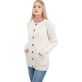 سترة صوفية من الصوف الأيرلندي للنساء مع أزرار وجيوب مصنوعة في أيرلندا in Kuwait