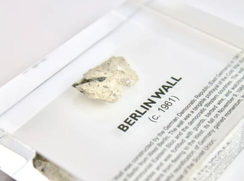 Authentic Berlin Wall Artifact Display, Encased in Crystal-Clear Lucite Acrylic, Handmade in The USA, Iconic Cold War Relic, for Display or Education Purposes, Historical Piece from The Berlin Wall in Saudi Arabia
