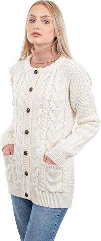 سترة صوفية من الصوف الأيرلندي للنساء مع أزرار وجيوب مصنوعة في أيرلندا in Kuwait