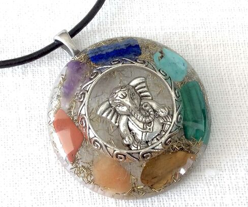 قلادة أورغون مع قلادة من الفضة لورد غانيشا جانباتي وأحجار سبعة شاكرا الطبيعية. قطر 1.6 بوصة. صنع في الولايات المتحدة الأمريكية in Kuwait