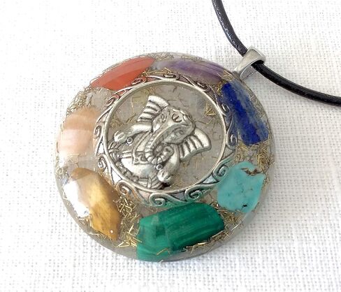 قلادة أورغون مع قلادة من الفضة لورد غانيشا جانباتي وأحجار سبعة شاكرا الطبيعية. قطر 1.6 بوصة. صنع في الولايات المتحدة الأمريكية in Kuwait