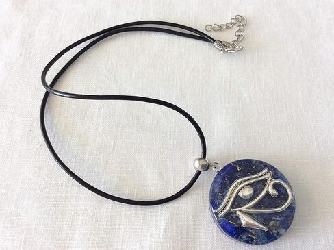 قلادة أورجون مع أحجار عين حورس الفضية وأحجار اللازورد الطبيعية. تميمة مصرية 1.38 بوصة. صنع في الولايات المتحدة الأمريكية in Kuwait