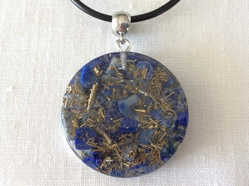 قلادة أورجون مع أحجار عين حورس الفضية وأحجار اللازورد الطبيعية. تميمة مصرية 1.38 بوصة. صنع في الولايات المتحدة الأمريكية in Kuwait