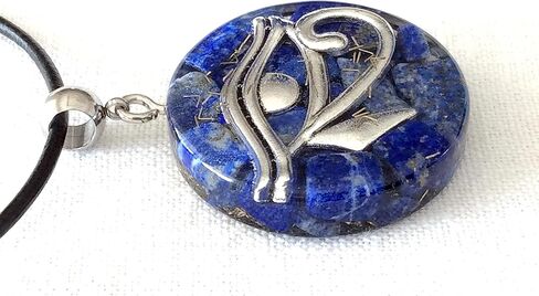 قلادة أورجون مع أحجار عين حورس الفضية وأحجار اللازورد الطبيعية. تميمة مصرية 1.38 بوصة. صنع في الولايات المتحدة الأمريكية in Kuwait