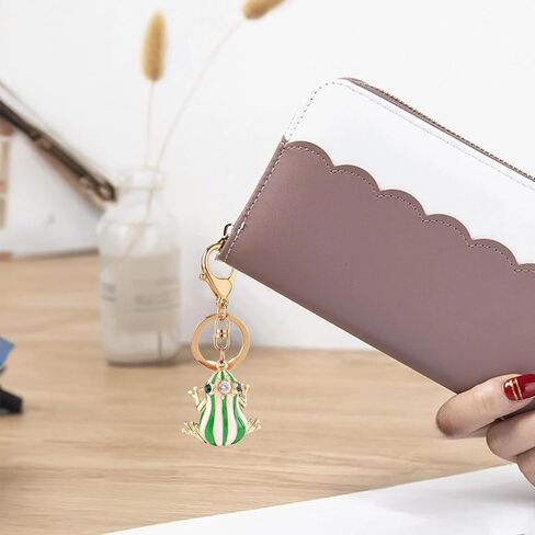 سلسلة مفاتيح على شكل تاج الضفدع - حلية محفظة مصنوعة يدويًا للنساء، سلاسل مفاتيح خضراء نابضة بالحياة متعددة الوظائف للحقائب وحقائب الظهر in Kuwait