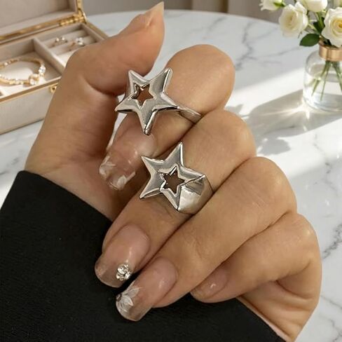 2 حزمة من خواتم النجوم Y2K الفضية للنساء والرجال، حلقات إصبع مفتوحة على شكل نجمة مجوفة مكتنزة، مجوهرات رائعة للمفاصل لهدايا حفلات الهيب هوب الجمالية in Kuwait