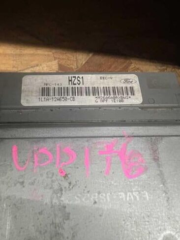 Engine ECM Control Module 4.6L Fits 01 Expedition 1L1A-12A650-CB 1L1A12A650CB in Saudi Arabia
