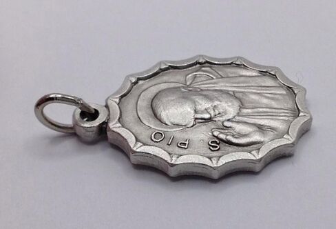 I G J SAINT PIO FROM PIETRELCINA (PADRE PIO) OVAL SHAPE MEDAL - MADE IN HIGH RELIEV - 100% MADE IN ITALY in Saudi Arabia