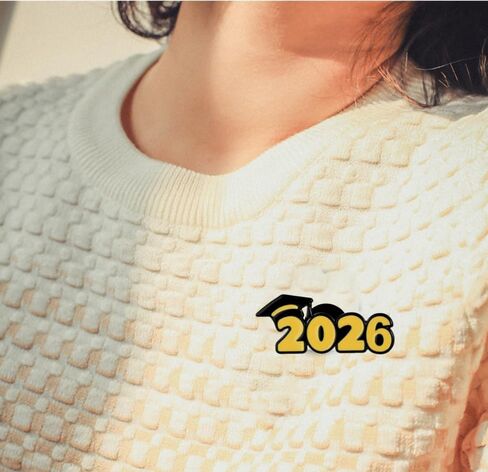 8pcs 2026 Graduation Cap Enamel Pin, Class of 2026 Alloy Lapel Pin, Graduation Congratulation Commemorative Badge in Saudi Arabia