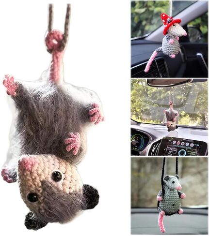 سحر سيارة بوسوم، هدايا لطيفة من الأبوسوم مرآة الرؤية الخلفية ملحق زينة سيارة متأرجحة، قلادة سيارة بوسوم محبوكة يدويًا، إكسسوارات سحر بوسوم كروشيه هدايا للنساء والرجال في السيارة (ب) in Kuwait