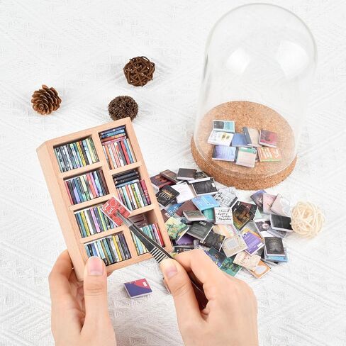 رف كتب القلق، خزانة كتب مصغرة، أرفف كتب صغيرة للقلق، مكتبة مصغرة، تحتوي على أكثر من 200 كتاب صغير، زخارف إبداعية لرف الكتب الصغيرة، هدايا لتخفيف التوتر in Kuwait