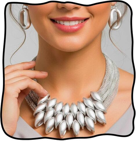 مجموعة قلادات مميزة، تصميم أوراق الذهب مع سلسلة شبكية، أقراط متدلية متطابقة in Kuwait