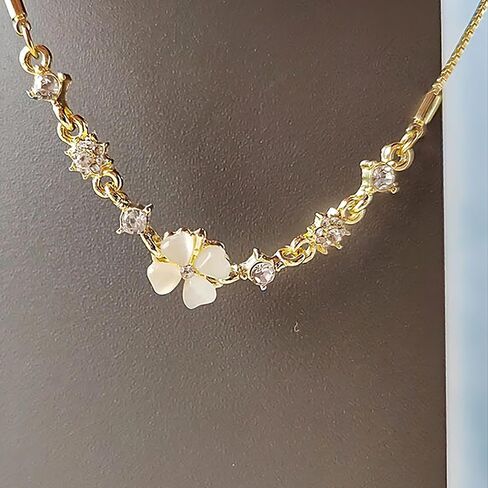 Adjustable Gold Floral Bracelet for Women - Dainty Gold Flower Bracelet, Cute Floral Jewelry for Party, Daily Commute & Vacation in Kuwait