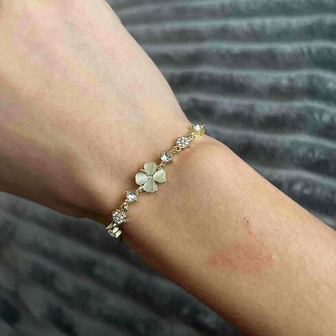 Adjustable Gold Floral Bracelet for Women - Dainty Gold Flower Bracelet, Cute Floral Jewelry for Party, Daily Commute & Vacation in Kuwait