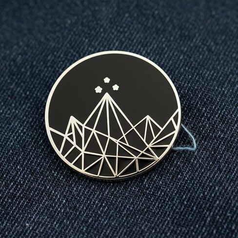 ACOTAR Velaris Mountains دبوس طية صدر معدني أسود فضي 1 بوصة in Kuwait