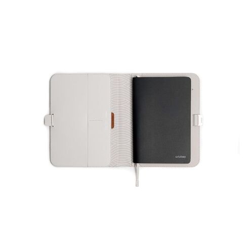 غطاء الكمبيوتر المحمول Orbitkey KonMari - خلاصة خالية من الجلد مع حلقة قلم وفتحات للبطاقات وتخزين المستندات | منظم احترافي بسيط للملاحظات والمجلات والاجتماعات والحمل اليومي، A5 (حجري) [منتج مكتبي] in Saudi Arabia