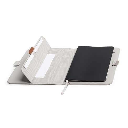 غطاء الكمبيوتر المحمول Orbitkey KonMari - خلاصة خالية من الجلد مع حلقة قلم وفتحات للبطاقات وتخزين المستندات | منظم احترافي بسيط للملاحظات والمجلات والاجتماعات والحمل اليومي، A5 (حجري) [منتج مكتبي] in Saudi Arabia