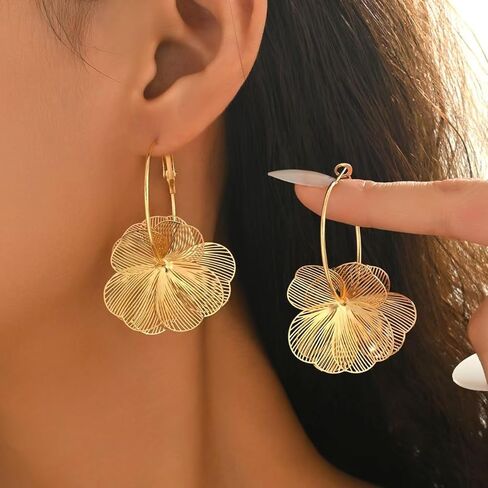 4 أزواج من الأقراط الذهبية للنساء، أقراط هندسية كبيرة على شكل أوراق شجر على شكل زهور، هدية مجوهرات عصرية in Kuwait