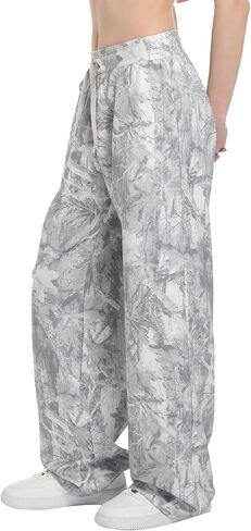 Camo Sweatpants Women Baggy Camo Drawstring Pants Camouflage Wide Leg Y2K Straight Elastic Waist Pants with Pockets in Saudi Arabia
