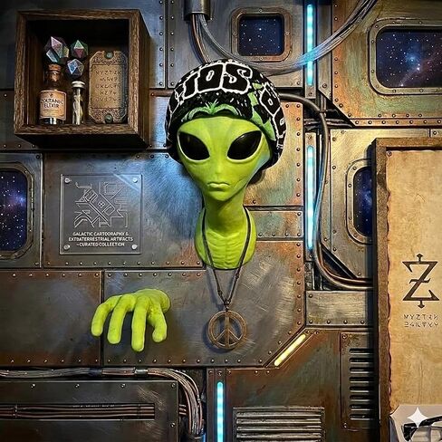 Alien Head Wall Decor - Green 3D Sculpture with Head & Hand, Creative Latex Material, Sci-Fi Hanging Art Collectible Statue, Halloween Decoration Ornament for Home Living Room Bedroom Bar Office Club in Kuwait