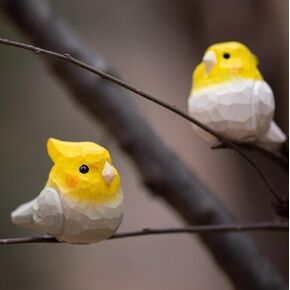 1 Pair Handmade Wooden Cockatiel Figurines – 1.8" Carved Parrot Sculptures, Cute Parakeet Bird Decor for Shelf, Desk, Gift, or Home Display in Kuwait