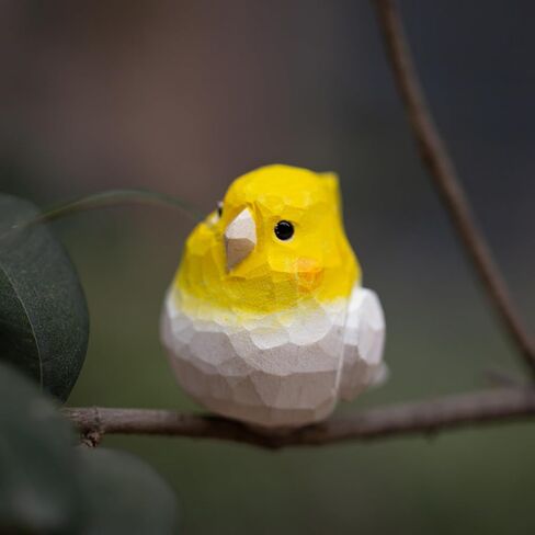 زوج واحد من تماثيل الكوكاتيل الخشبية المصنوعة يدويًا - منحوتات ببغاء منحوتة مقاس 1.8 سم، ديكور لطيف لطيور الببغاء للرف أو المكتب أو الهدية أو العرض المنزلي in Kuwait