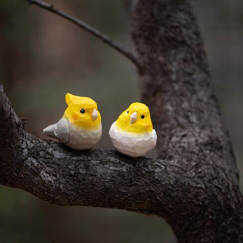 زوج واحد من تماثيل الكوكاتيل الخشبية المصنوعة يدويًا - منحوتات ببغاء منحوتة مقاس 1.8 سم، ديكور لطيف لطيور الببغاء للرف أو المكتب أو الهدية أو العرض المنزلي in Kuwait