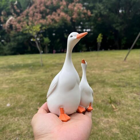 Garden Goose Statue with Gosling, Elegant Resin Figurine for Outdoor Lawn and Yard Decor, One Silly Goose Birthday Decorations, Hand-Painted for Mothers in Saudi Arabia